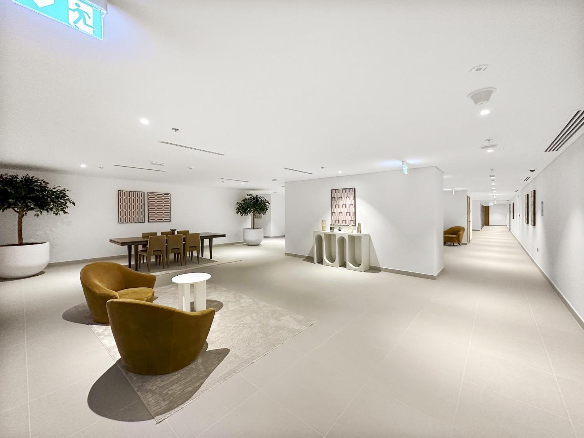 Vayk - Luxurious 1 Bd In Downtown Apartment *